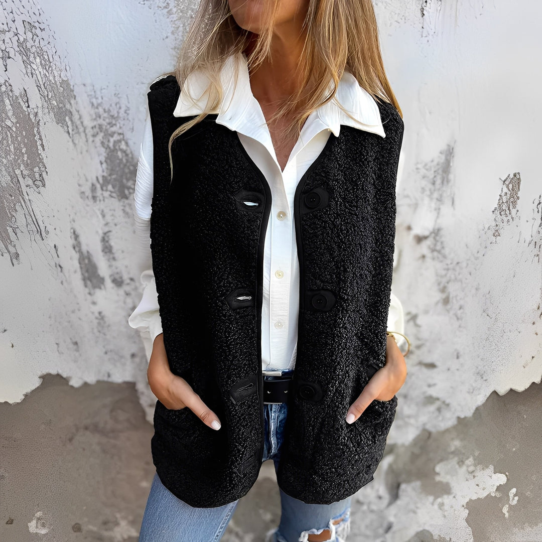 Donja – vest with warmth and style