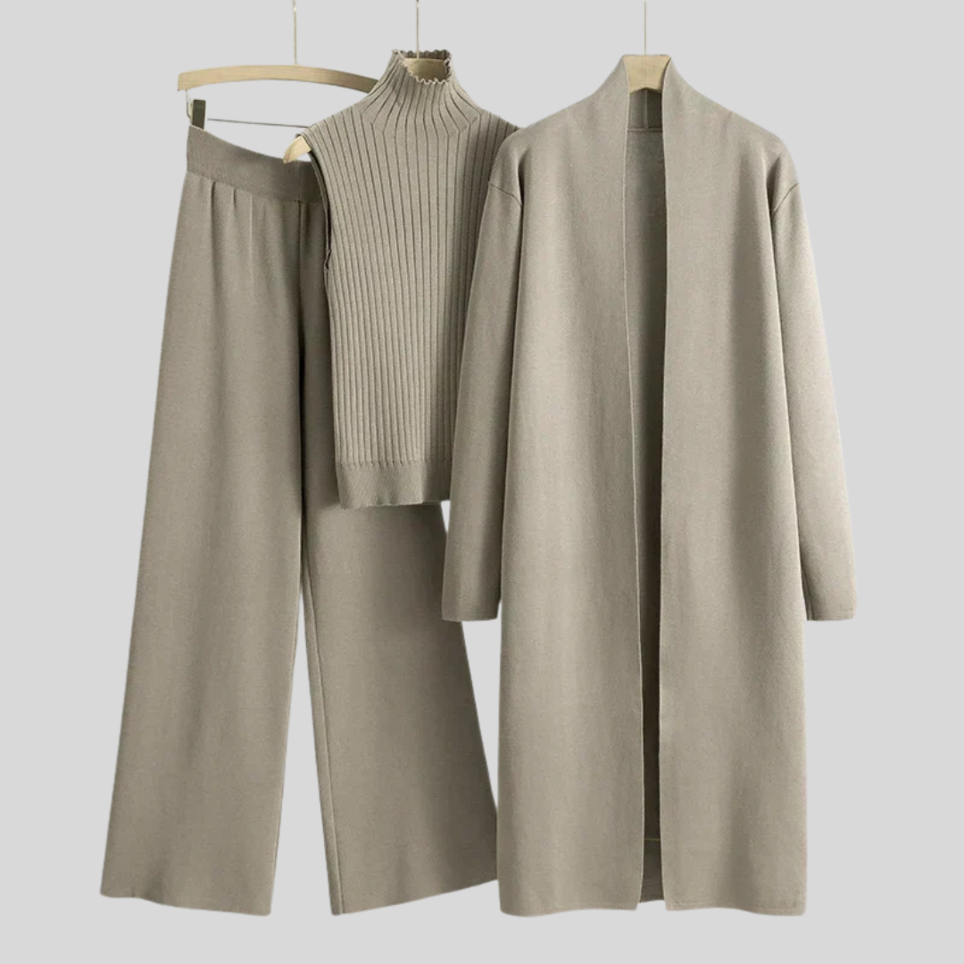 Helena™ | Set of 3 Classic Outfits