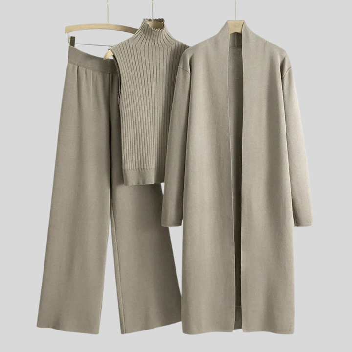 Helena™ | Set of 3 Classic Outfits