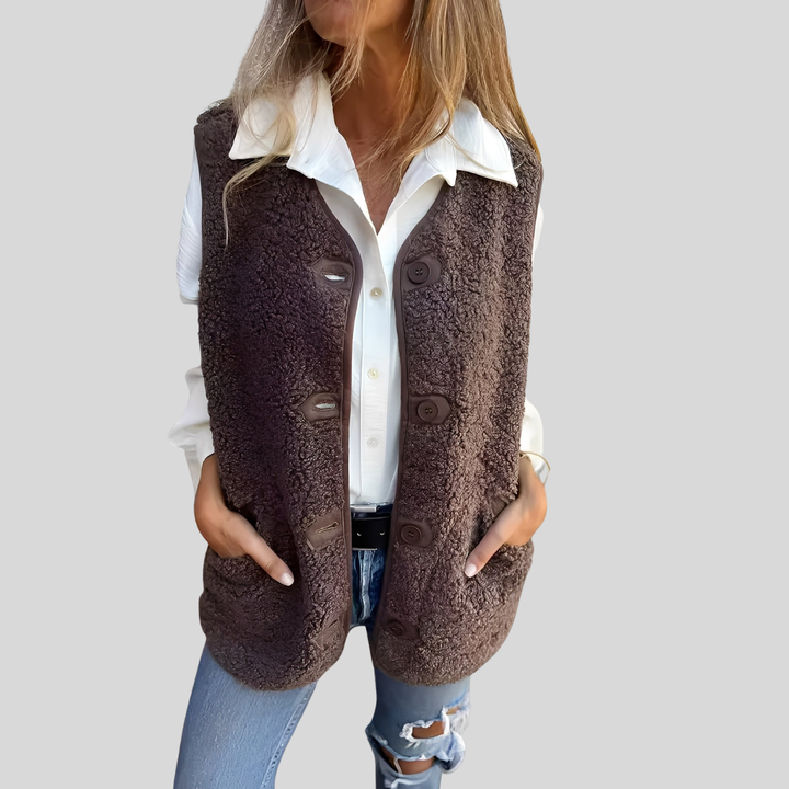 Donja – vest with warmth and style